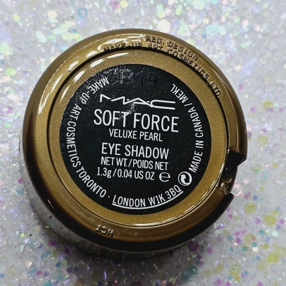 MAC Cosmetics Soft Force (Style Warriors) Limited Edition/Rare Eyeshadow - Picture 10 of 10